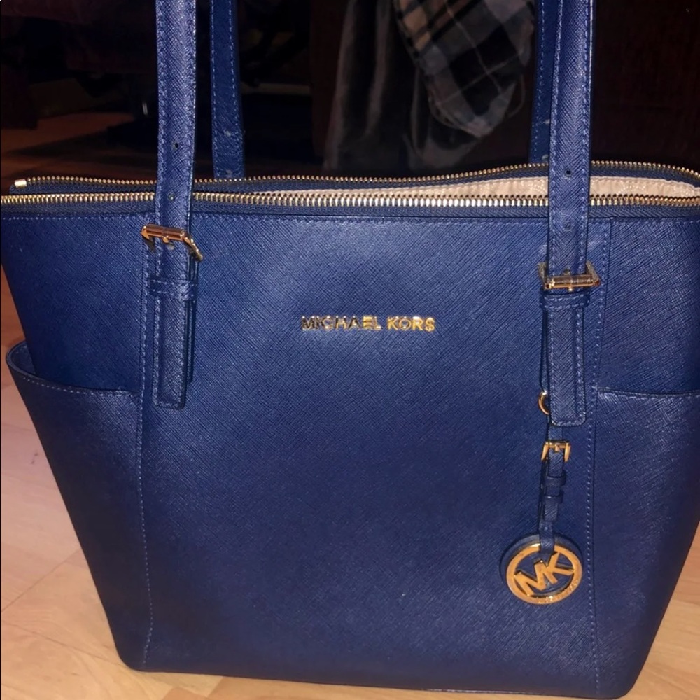 🔥SOLD🔥Michael Kors Shoulder Bag
